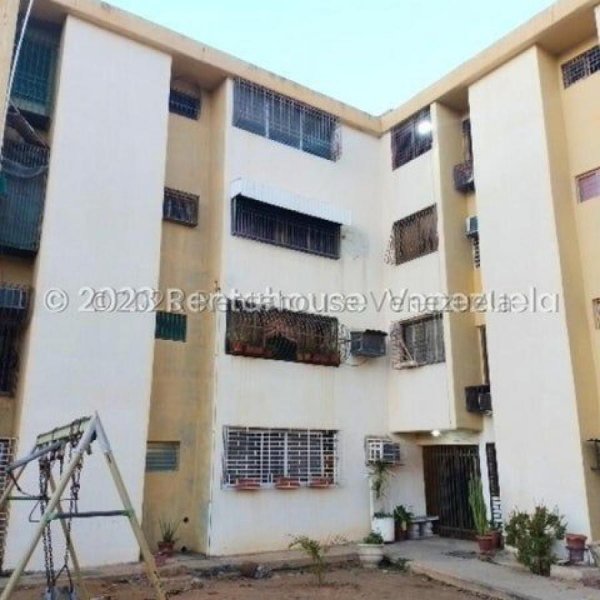 Foto Apartamento en Venta en Maracaibo, Zulia - U$D 7.799 - APV200517 - BienesOnLine