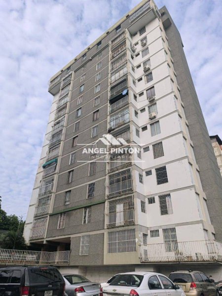 APARTAMENTO EN VENTA LOS PINOS BARQUISIMETO ESTE API-517140 JANETTE PEREZ