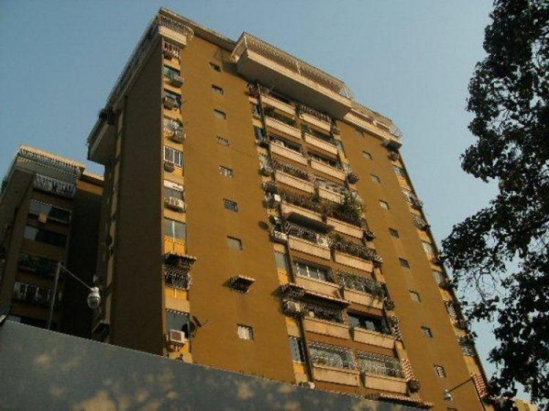 Foto Apartamento en Venta en Las Delicias, Maracay, Aragua - BsF 850.000 - APV18300 - BienesOnLine