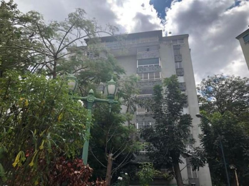 Foto Apartamento en Venta en Municipio Baruta, Caracas, Santa Fe Sur, Distrito Federal - U$D 65.000 - APV126594 - BienesOnLine