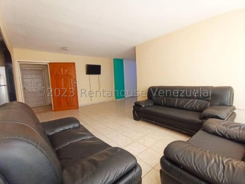 Apartamento en Venta Santa Irene cod rah 23-28000