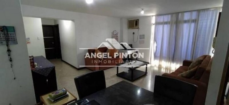 Foto Apartamento en Venta en Avenida Las Delicias, Maracaibo, Zulia - U$D 17.000 - APV235037 - BienesOnLine