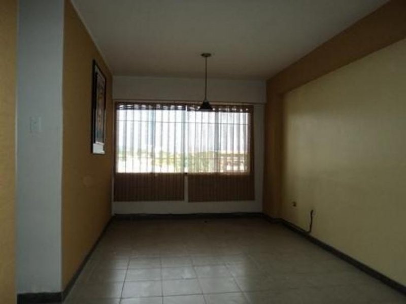 Foto Apartamento en Venta en Maracay, Aragua - BsF 1.200.000 - APV48385 - BienesOnLine