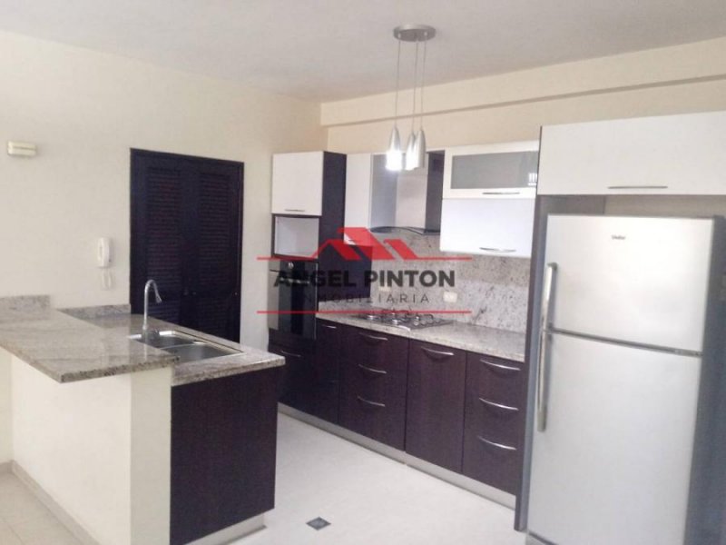 Foto Apartamento en Venta en ZONA ESTE, LA LAGO MARACAIBO, Zulia - U$D 38.000 - APV189421 - BienesOnLine