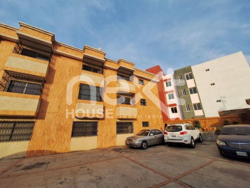 APARTAMENTO VENTA LAGO MAR BEACH NEXT 2135 MARILYN HUERTA 04121053751 - 04246498459