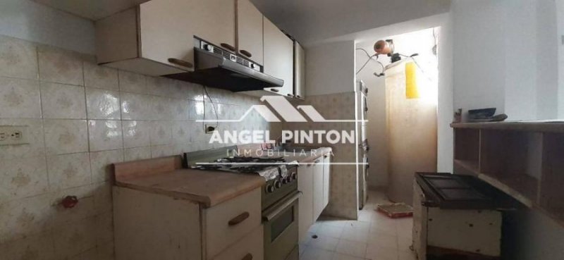 Foto Apartamento en Venta en Maracaibo, Zulia - U$D 7.800 - APV240914 - BienesOnLine