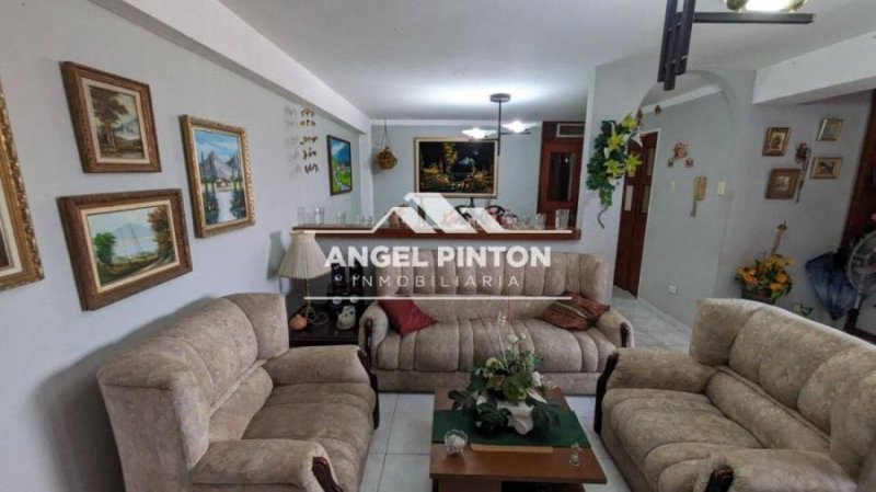 Foto Apartamento en Venta en La Pomona, Maracaibo, Zulia - U$D 13.500 - APV235635 - BienesOnLine