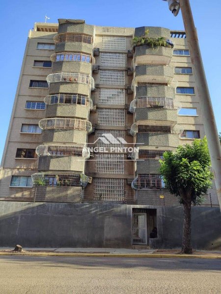 Foto Apartamento en Venta en Tierra Negra, Maracaibo, Zulia - U$D 38.000 - APV234154 - BienesOnLine