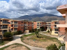 Apartamento en Venta en valle arriba Guatire, Miranda