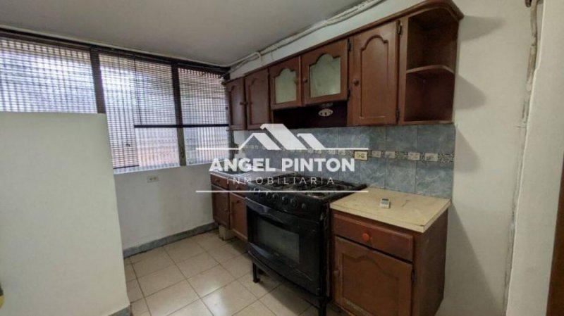 APARTAMENTO VENTA VERITAS AV BELLA VISTA MARACAIBO API 7145