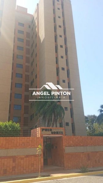 APARTAMENTO VENTA VIENTO NORTE. EDIFICIO POLO NORTE MARACAIBO API 6824 