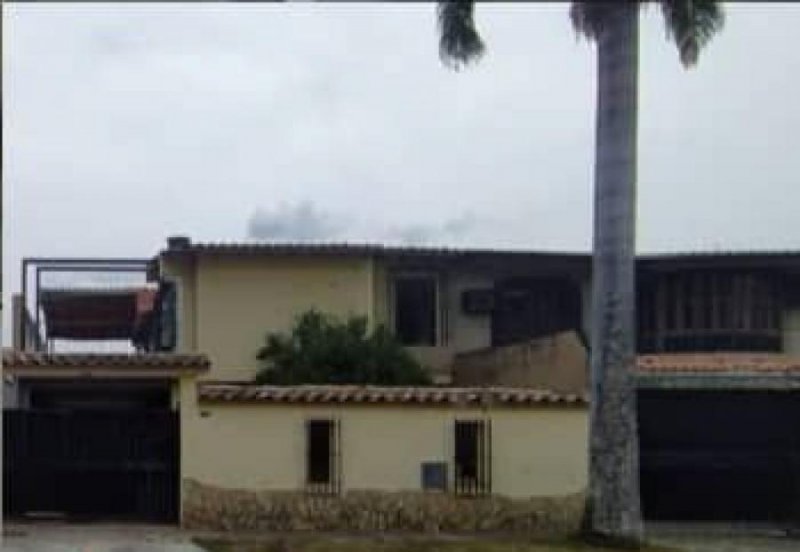 Foto Casa en Venta en San Jose, Urbanización El Parral, Carabobo - U$D 45.000 - CAV180814 - BienesOnLine
