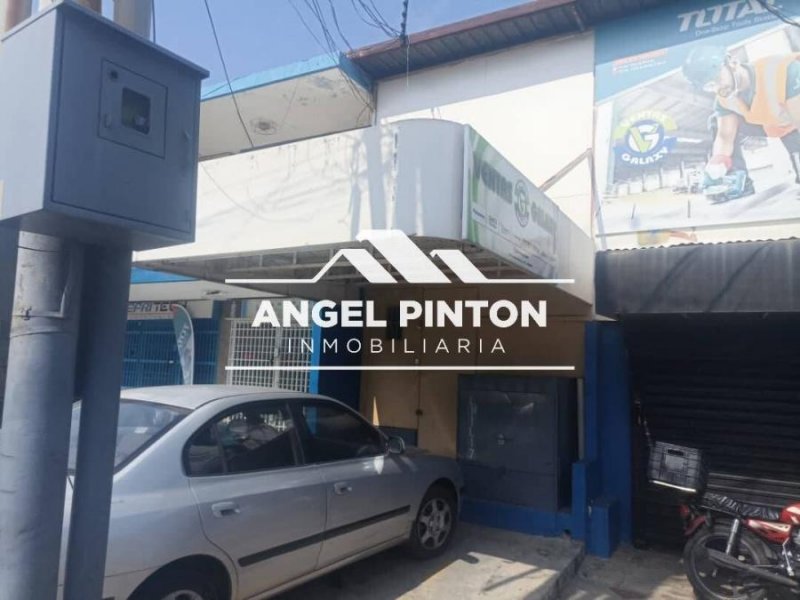 API 6815 OFICINA LOCAL  ALQUILER  SANTA RITA  ZAPARA  MARACAIBO   US$200.00 ELLUZ BLANCO