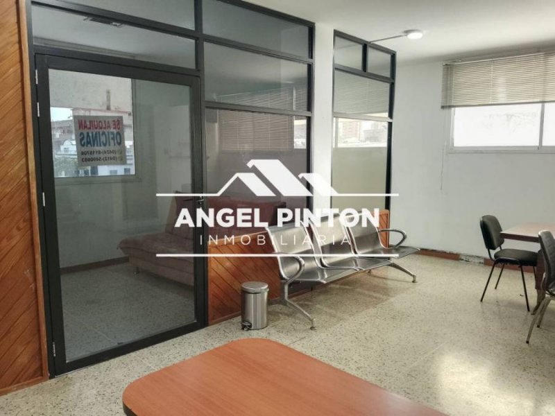 API 6836 OFICINAS ALQUILER TEMPORAL  AV 5 DE JULIO  MARACAIBO  US$40.00 ELLUZ BLANCO