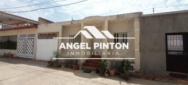 API 6853 VILLA CERRADA VENTA  LOMAS DE LA MISION  MARACAIBO   Precio 25.000$ Elluz Blanco