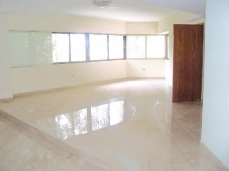 Foto Apartamento en Alquiler en av milagro, , Zulia - BsF 13.000 - APA25126 - BienesOnLine