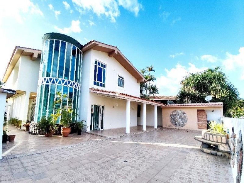 Foto Casa en Venta en Valencia, Carabobo - U$D 250.000 - CAV201205 - BienesOnLine