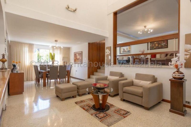 Foto Casa en Venta en El Marqués, Caracas, Distrito Federal - U$D 300.000 - CAV192960 - BienesOnLine