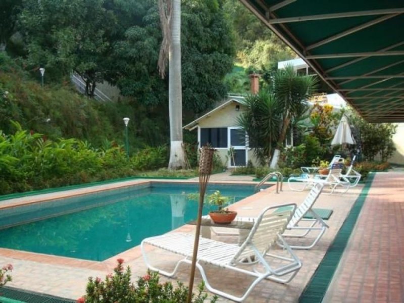 Foto Casa en Venta en Prados del Este, Caracas, Distrito Federal - U$D 1.100.000 - CAV138717 - BienesOnLine