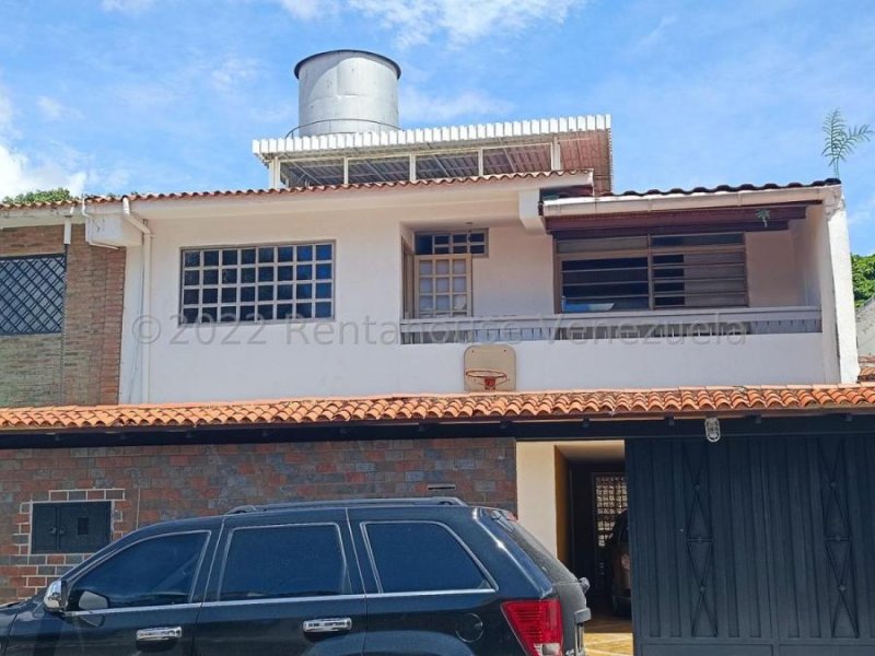 Bella y Amplia Casa D?plex en Venta Los Chorros Caracas, 25-4939