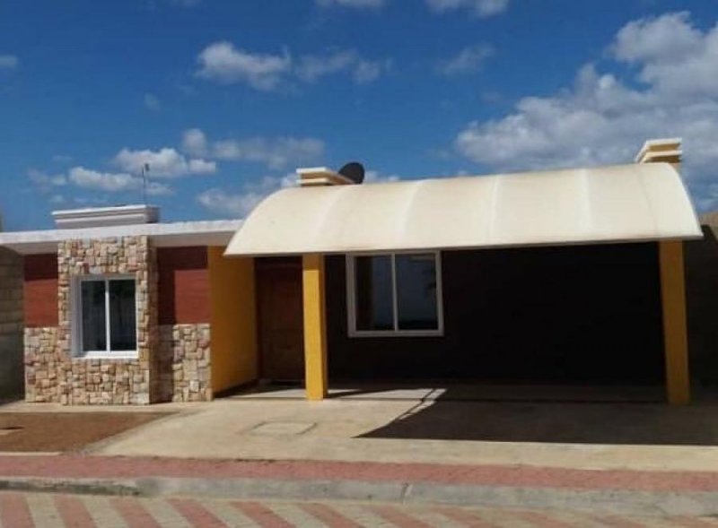 Foto Casa en Venta en Carirubana, Punto Fijo, Falcón - $ 30.000 - CAV101819 - BienesOnLine