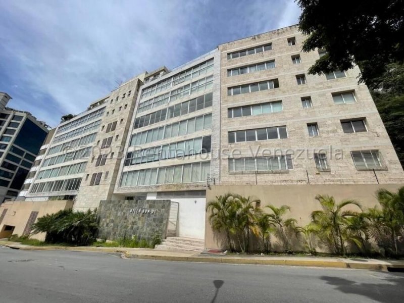 Bellisimo y Amplio Apartamento Nuevo En Venta Las Mercedes Caracas 23-21735