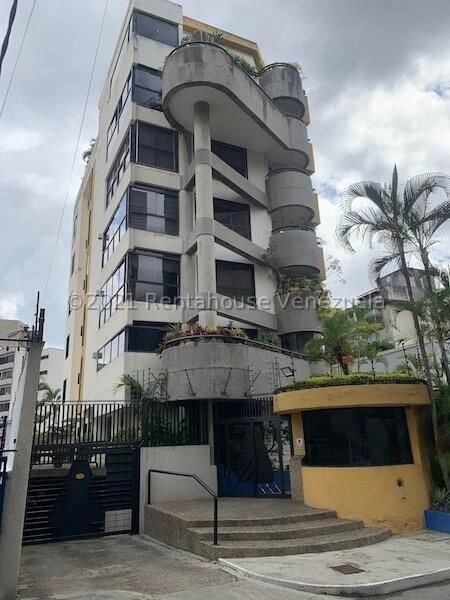 Bello Apartamento En Alquiler Santa Eduvigis Caracas 23-15391