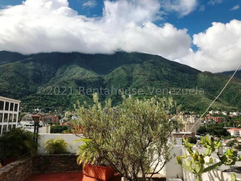 Foto Apartamento en Venta en Santa Eduvigis, Caracas, Distrito Federal - U$D 295.000 - APV187777 - BienesOnLine