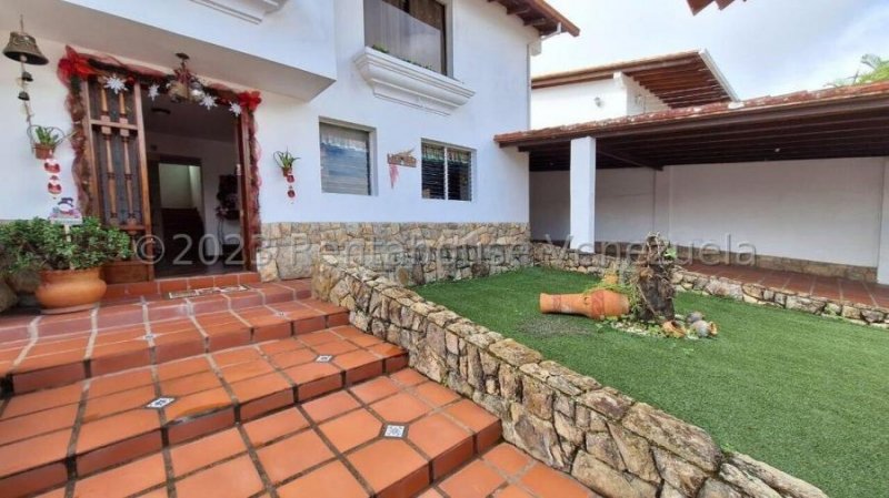 Foto Casa en Venta en Lomas de La Lagunita, Caracas, Distrito Federal - U$D 250.000 - CAV229320 - BienesOnLine