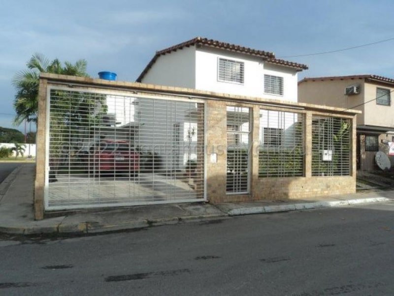 Quinta en Venta en Linares Alcántara Santa Rita, Aragua