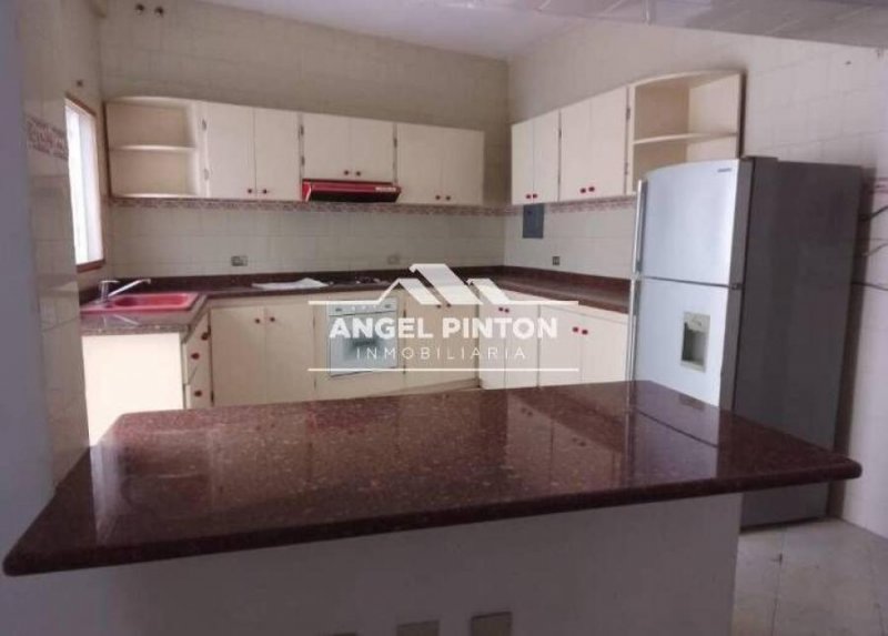 Foto Casa en Alquiler en Caracas, Distrito Federal - U$D 700 - CAA228554 - BienesOnLine