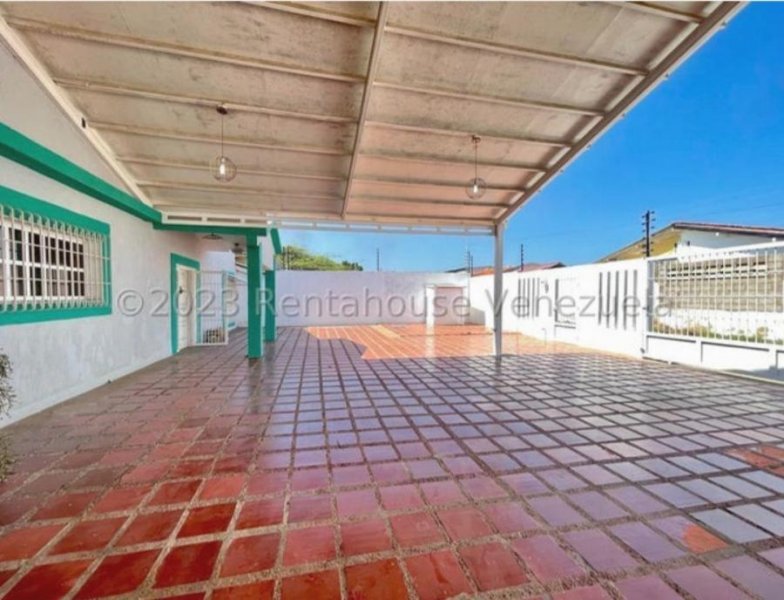 Casa con Anexo incluído en venta ubicada en Zarabon!