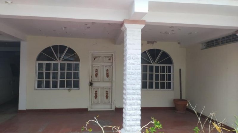 Casa con potencial comercial en venta. Mariara. Carabobo. C112