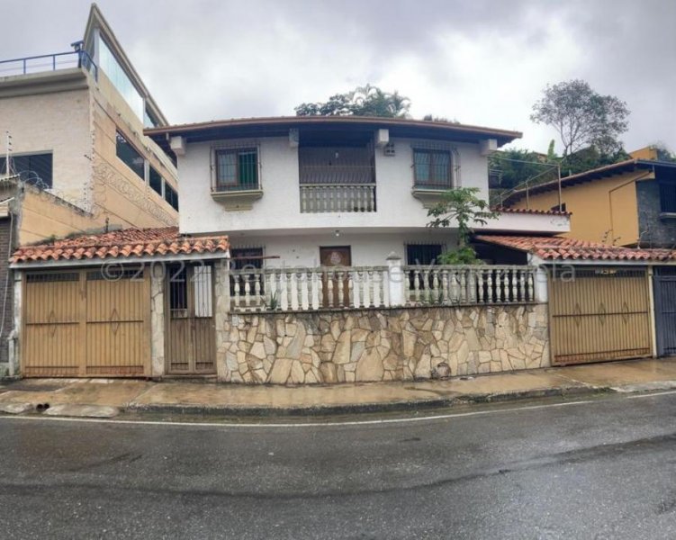 Foto Casa en Venta en El Hatillo, Los Naranjos del Cafetal, Distrito Federal - U$D 120.000 - CAV168611 - BienesOnLine