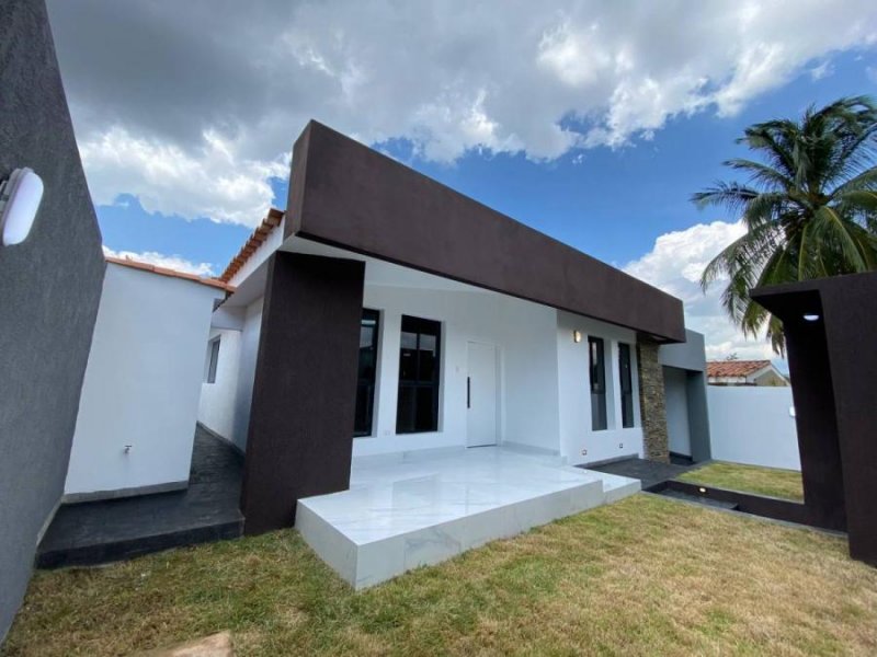 Foto Casa en Venta en Parroquia San José, Trigal Sur, Carabobo - U$D 205.000 - CAV206013 - BienesOnLine