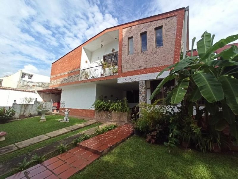 Casa de esquina en venta en Lomas del este Valencia Carabobo