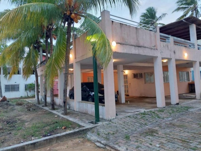 Casa de playa en Urbanización privada con acceso directo al mar