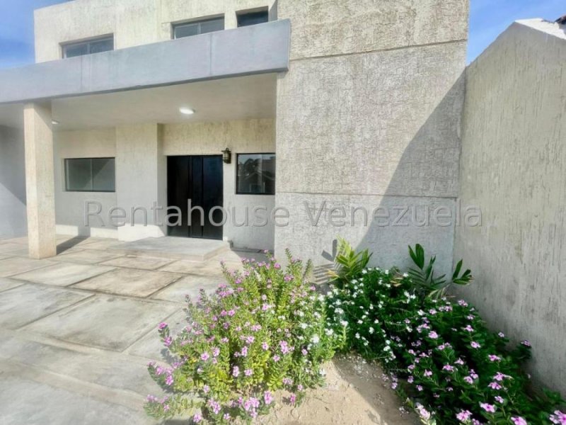 Casa (Duplex) en Venta en Las Virtudes, Falcon MLS #25-6299 GR 