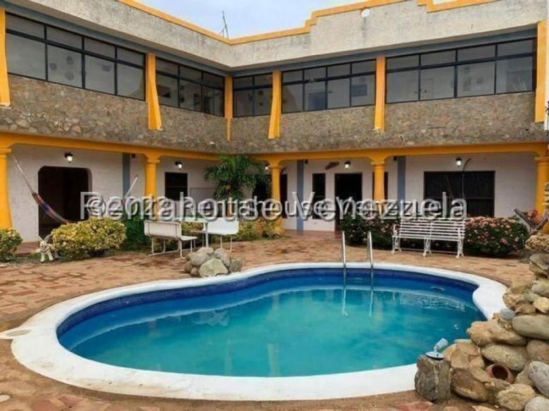 Casa (Duplex) en Venta en Los Taques, Falcon MLS #25-8180 GR 