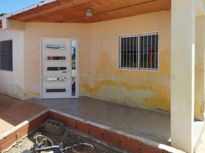 Casa (Duplex) en Venta en Santa Elena, Falcon MLS #25-6432 GR