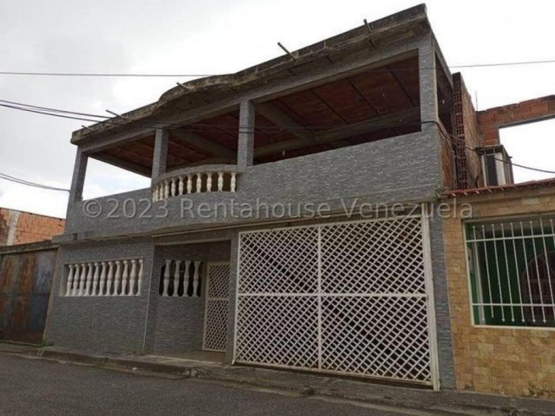 Casa en Venta en avenida principal santa ines san antonio Santa Rita, Aragua