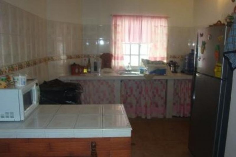 Foto Casa en Alquiler en Punto Fijo, Falcón - BsF 4.000 - CAA24703 - BienesOnLine