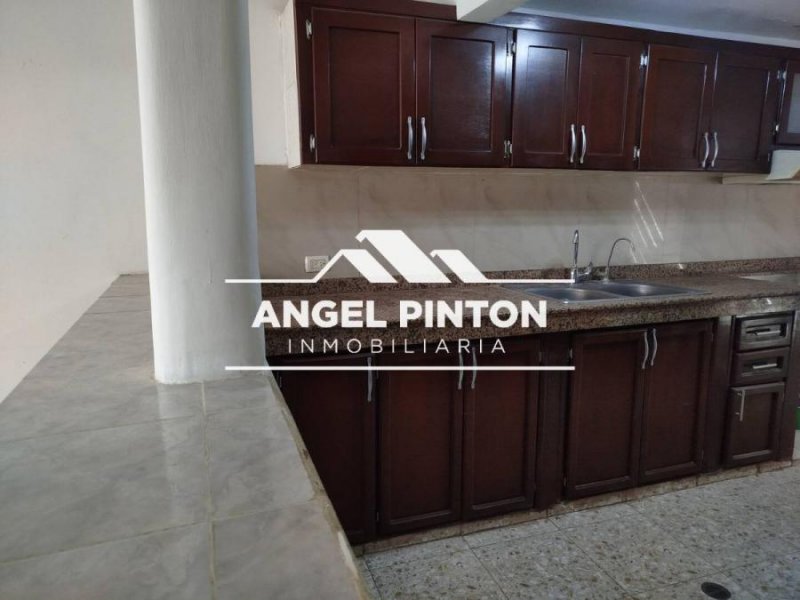 Foto Casa en Alquiler en Maracaibo, Zulia - U$D 280 - CAA250324 - BienesOnLine