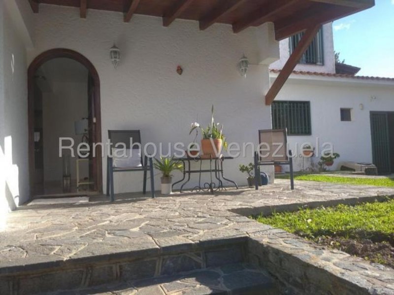 Casa en Alquiler Los Naranjos del Cafetal - Caracas # 25-16616 G. 04143054662 / 04143247646