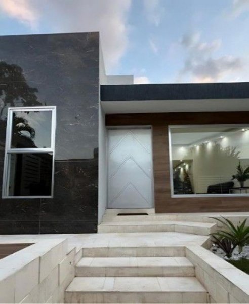 Foto Casa en Venta en Valencia, Carabobo - U$D 248.000 - CAV241226 - BienesOnLine