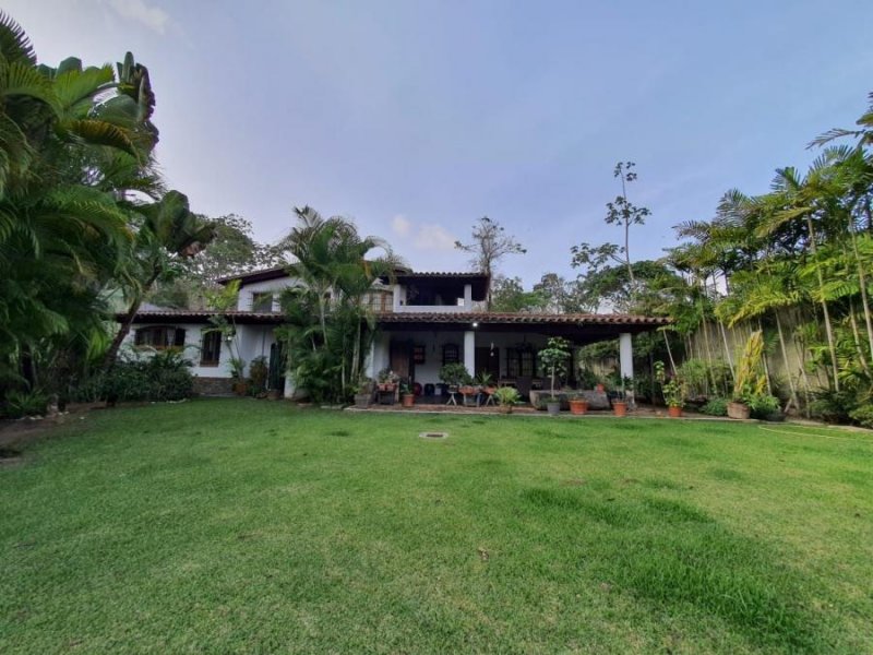 Casa en la Urbanización Las Marías, Municipio El Hatillo. Estado Miranda 