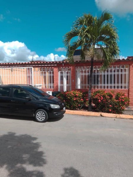 Foto Casa en Venta en Santa Rosa de Lima, Urbanización Matalinda, Miranda - U$D 22.000 - CAV130045 - BienesOnLine