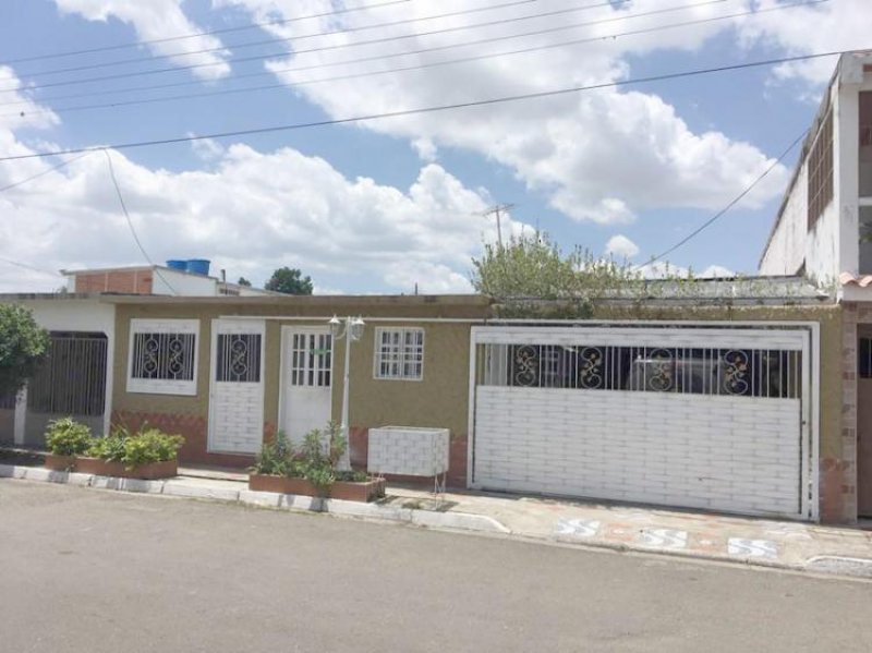 Foto Casa en Venta en Flor amarillo, Valencia, Carabobo - BsF 1.430.000 - CAV108967 - BienesOnLine