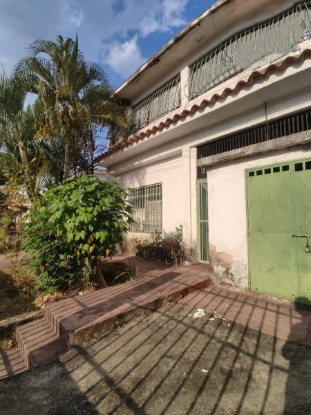 CASA EN URB. MORRO I, SAN DIEGO. DE 320M2 DE TERRENO. LUISA MEZONES VENDE