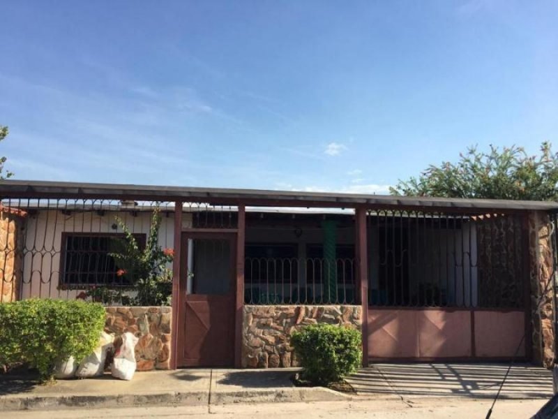 Foto Casa en Venta en San Joaquín, Carabobo - U$D 11.000 - CAV154393 - BienesOnLine